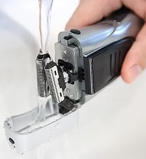 Aldi Easy Home Herren-Rasierer Akku/Netz 4