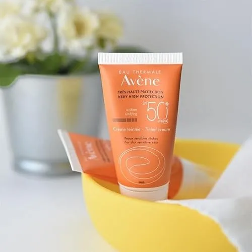 Avene FLUIDO SOLAR 4