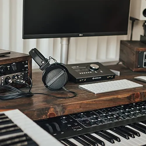 beyerdynamic DT 990 PRO 2