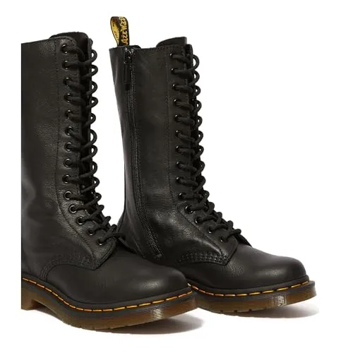 Dr. Martens 1B99 4