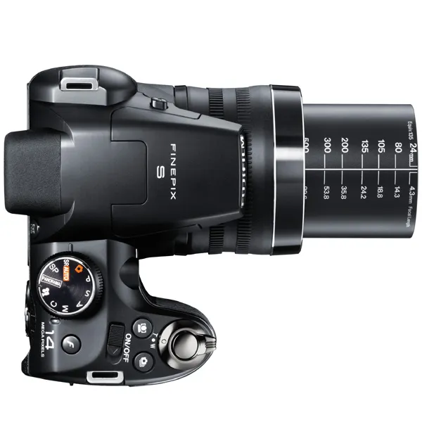 Fujifilm FinePix S4200 3