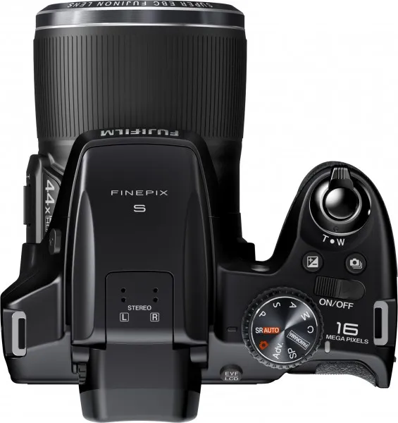 Fujifilm FinePix S8500 3