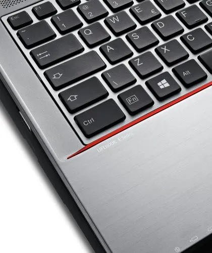 Fujitsu Lifebook E743 5