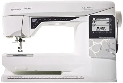 Husqvarna Viking Opal 690Q
