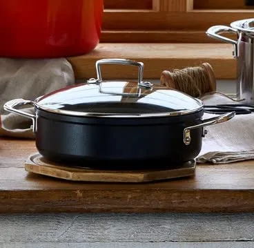 LE CREUSET Schmorpfanne 28 UC 3