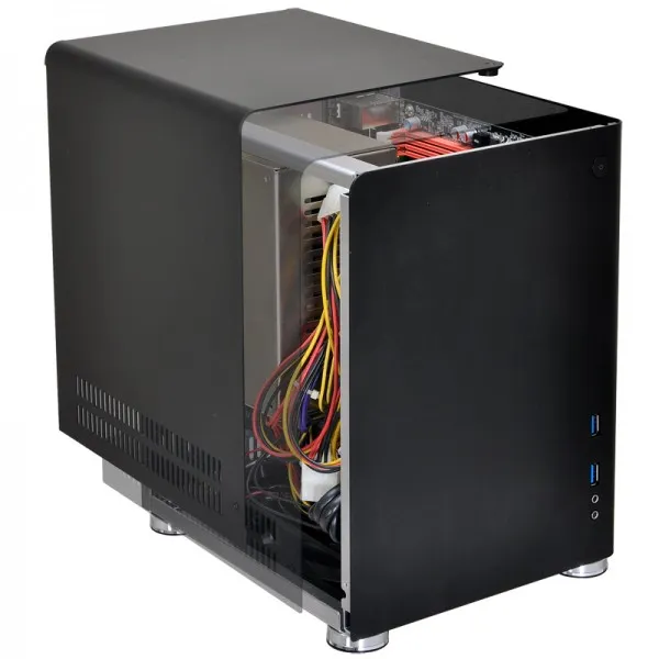 Lian Li PC-Q01B 3