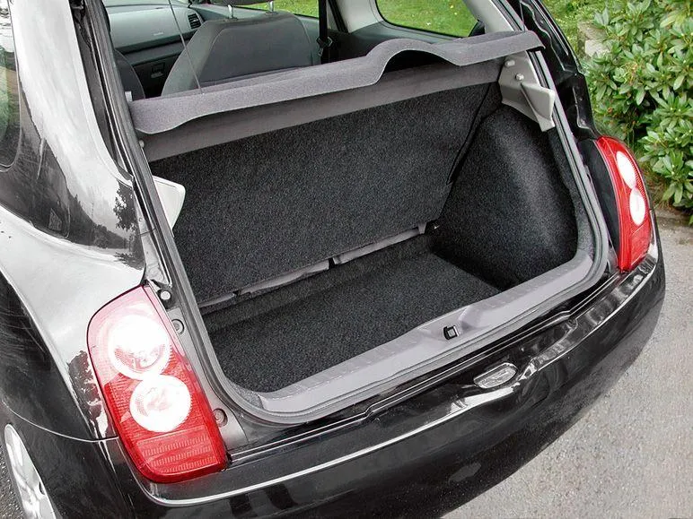 EUFAB Kofferraumteppich 150 x 110 cm, universell zuschneidbar