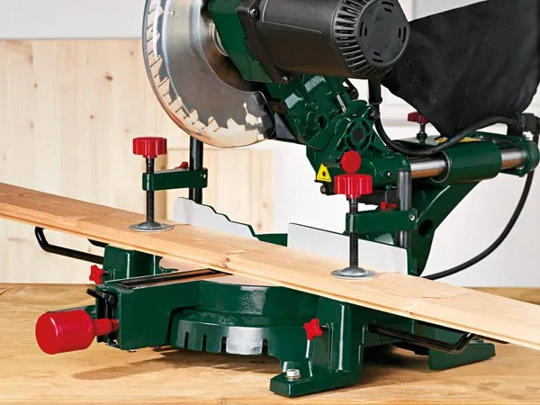 Lidl Parkside Zug-, Kapp- und Gehrungssäge PKS 1700 B2 4