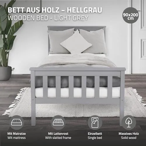 Holzbett