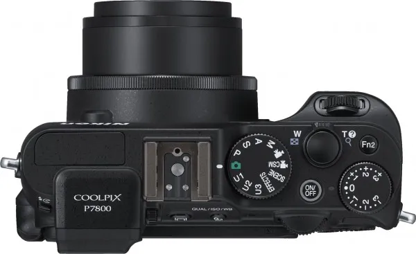 Nikon Coolpix P7800 3