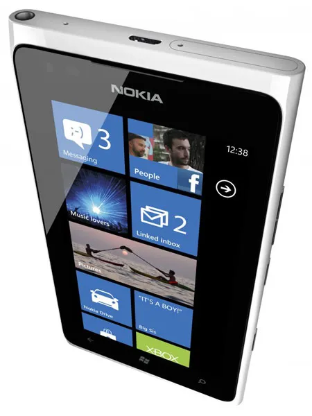 Nokia Lumia 900 4