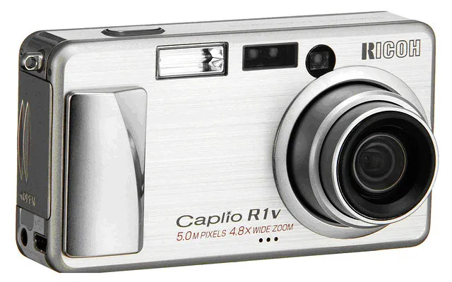 Ricoh Caplio R1V