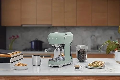 Smeg ECF01 5