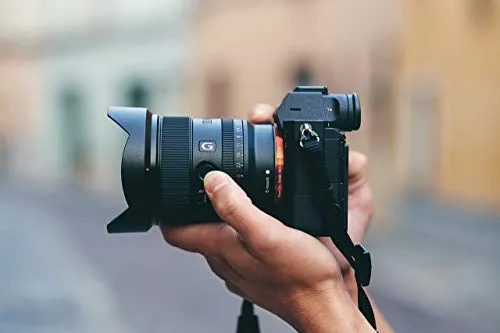 Sony SEL-20F18G 2