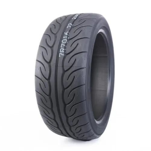 Yokohama 215/45 R17 4